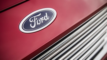 Ford Mondeo 2014 badge