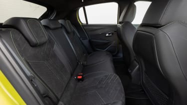 Peugeot e-208 - rear seats