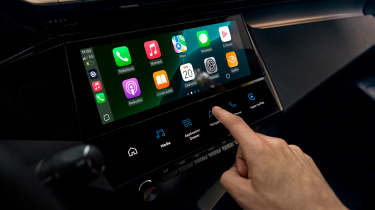 Peugeot 308 facelift - central screens