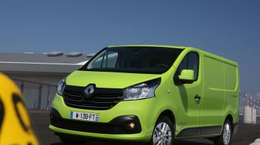 Renault Traffic - front