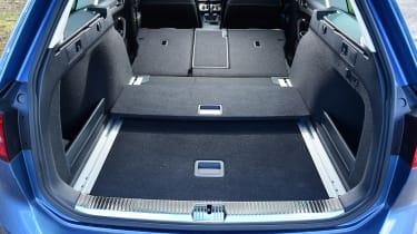 Volkswagen Passat Estate - boot seats down