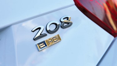Peugeot 208 e-HDi badge