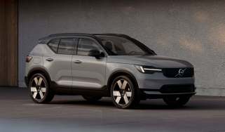 Volvo XC40 facelift - front
