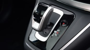 Honda CR-V - gear lever