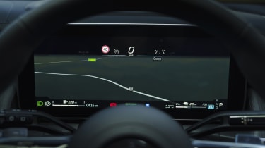 Mercedes GLC - driver map-view
