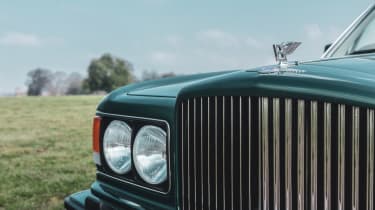 Bentley Turbo R - front grille and headlights