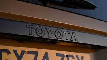 Toyota Land Cruiser - &#039;Toyota&#039; badge detail