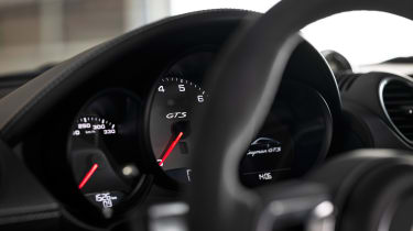 Porsche 718 Cayman GTS 4.0 - dials
