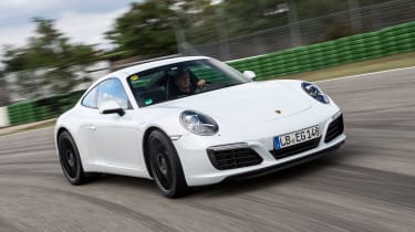 Porsche 911 - front action