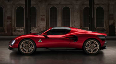 Alfa Romeo Stradale 33 - side