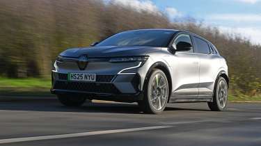 Renault Megane E-Tech - front tracking