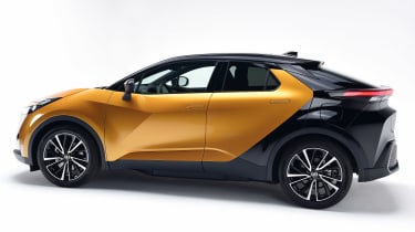 Toyota C-HR - side