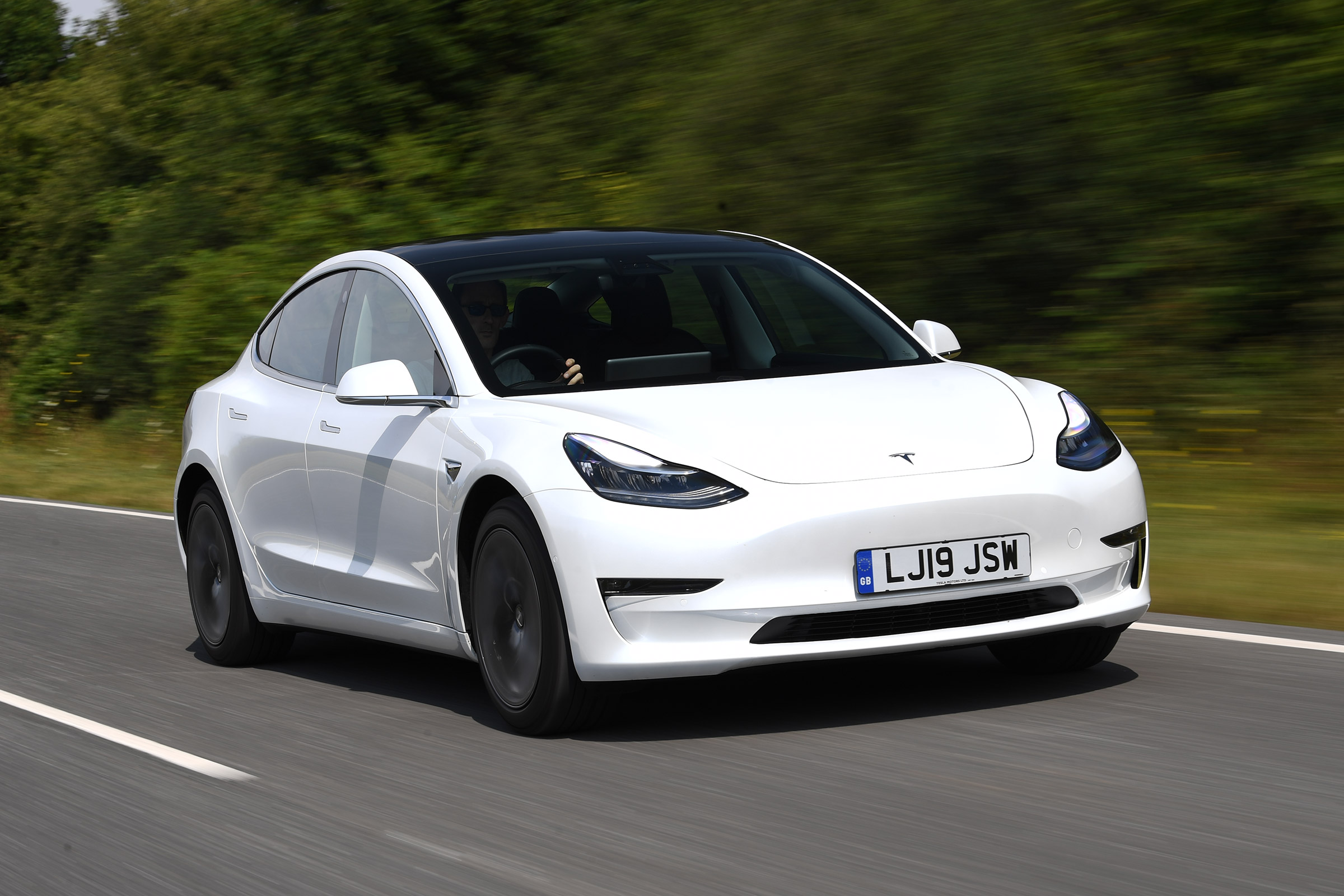 Tesla Model 3 does a 358-mile trip on autopilot
