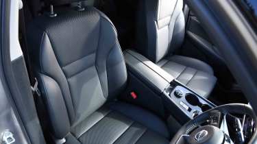 Nissan X-Trail - front seats