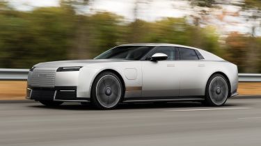 Jaguar Type 01 official - front tracking 