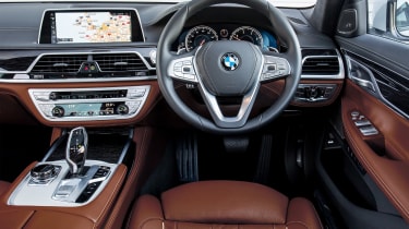 BMW 740Ld xDrive - dash
