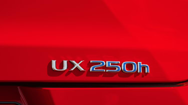 Lexus UX - badge