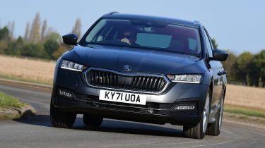 Skoda Octavia Estate - front cornering