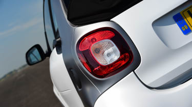 Convertible megatest - Smart ForTwo Cabrio - rear light