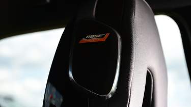 Nissan Juke - speaker integrated into the headrest 