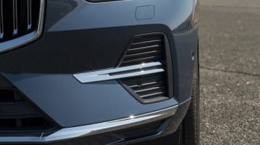 Volvo XC60 - front bumper