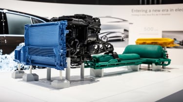 Mercedes GLC F-Cell plug-in - powertrain overview