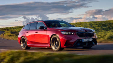 BMW M5 Touring - front action