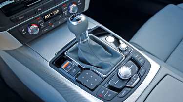 Audi A6 2.0 TDI centre console