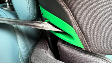Silver Cross Discover i-Size - seat belt holder