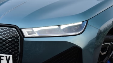 BMW iX - headlights