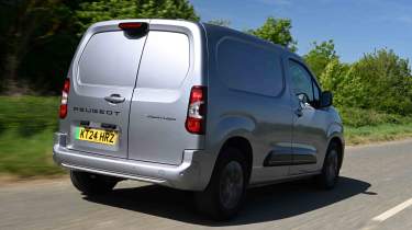 Peugeot E-Partner - rear tracking