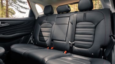 MG HS - rear seats