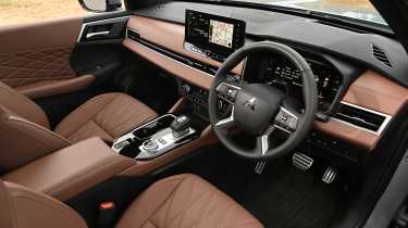 Mitsubishi Outlander - dashboard