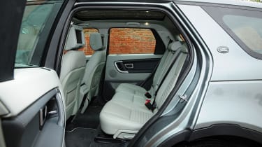Land Rover Discovery Sport - rear seats