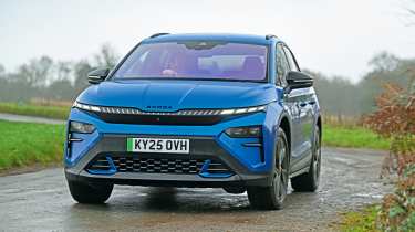 Skoda Elroq vRS - front cornering