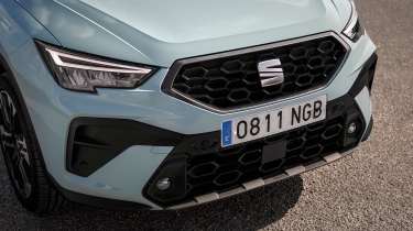 SEAT Arona 2025 - grille