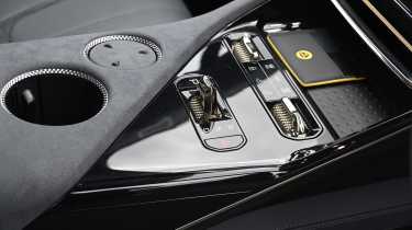 Lotus Eletre - centre console