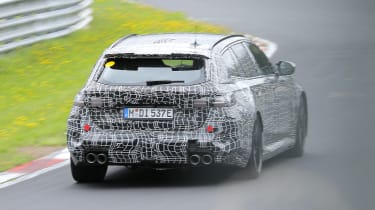 BMW M5 Estate - rear side action