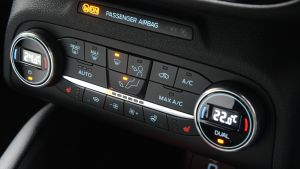 Ford Focus ST automatic - centre console