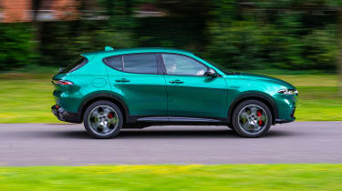 Alfa Romeo Tonale PHEV - side action