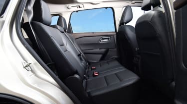 Nissan X-Trail - middle row seats