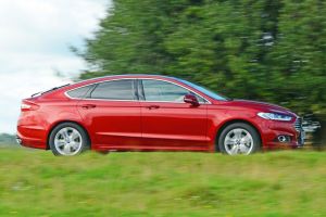 Ford Mondeo - side red