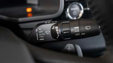 Mitsubishi Outlander PHEV - stalk