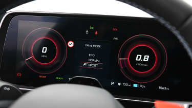 Hyundai Ioniq 6 N - dials