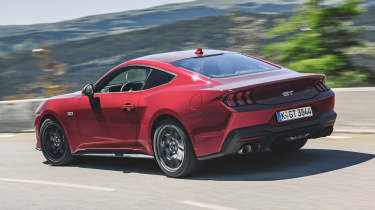 Ford Mustang GT - rear tracking