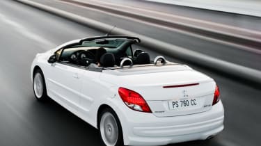 Peugeot 207CC convertible rear tracking