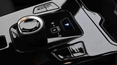 Toyota Urban Cruiser - interior