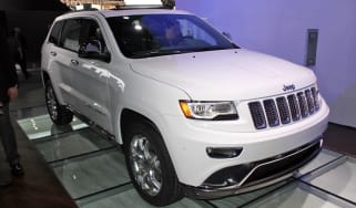 Jeep Grand Cherokee front three-quarters