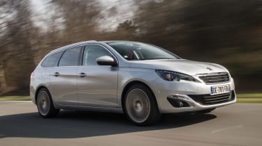 Peugeot 308 SW BlueHDi front track