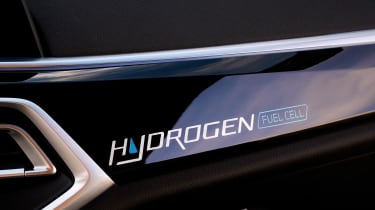BMW iX5 Hydrogen - interior hydrogen badge